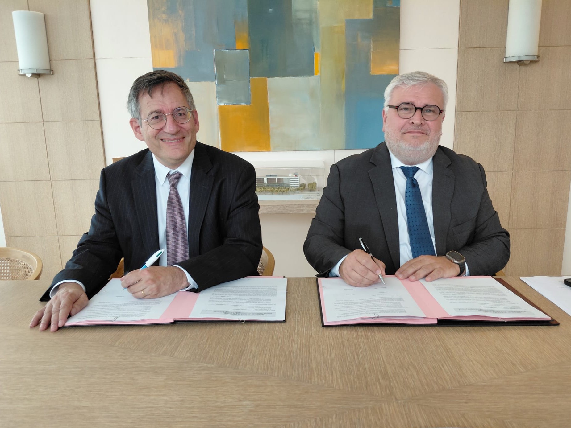 UGAP et APPROLYS CENTR&rsquo;ACHATS renouvellent leur coopération pour les acteurs publics en Centre-Val de Loire